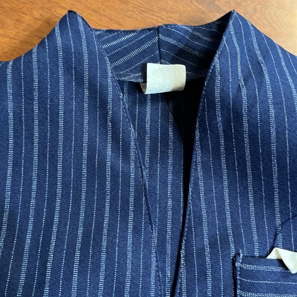 Vintage blazer and knee length skirt. Navy striped sz 3/4 but like 2 - Picture 4 of 7